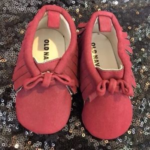Old Navy baby girl moccasins burgundy